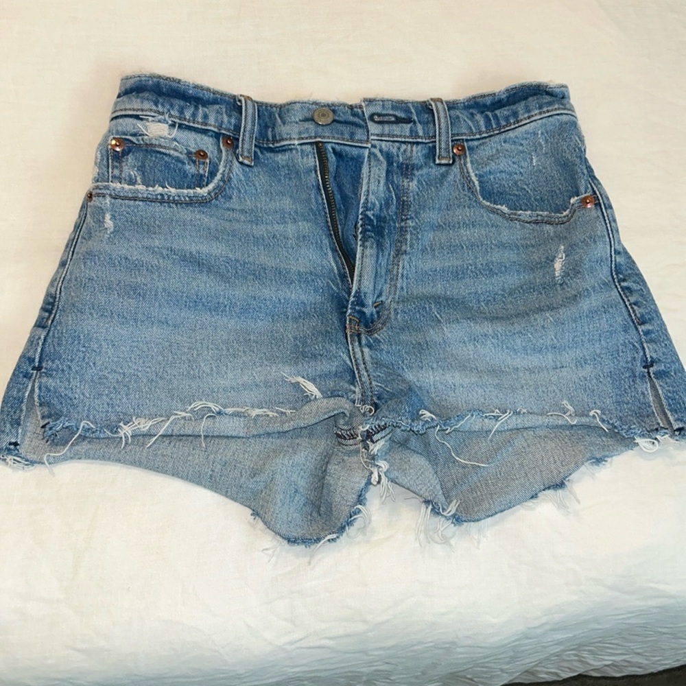 Size 4/27 High Rise Mom Short